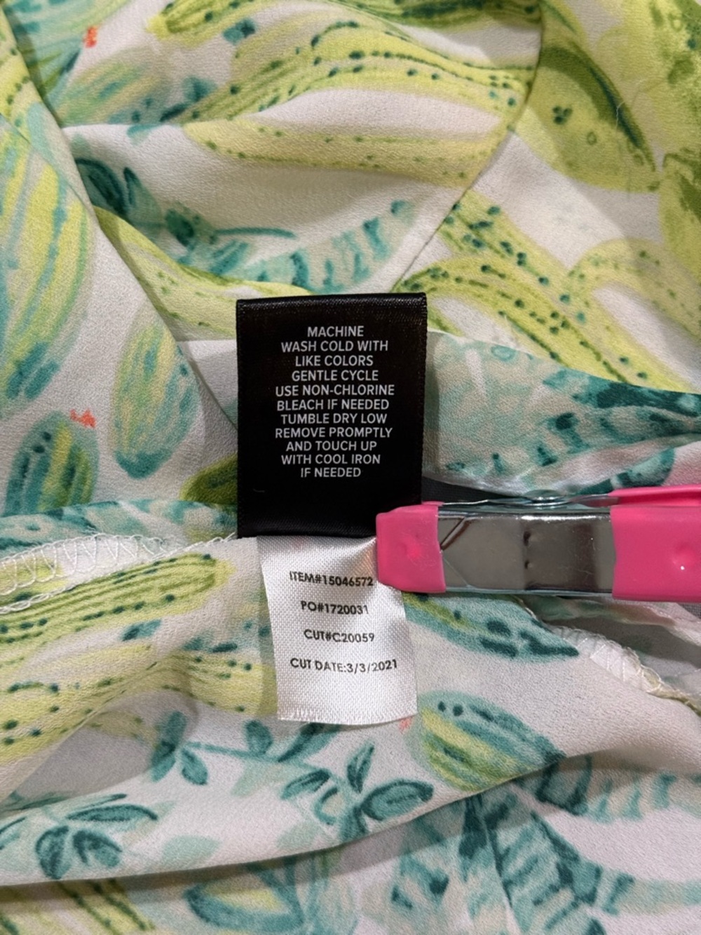 Torrid Green Cactus Print Flutter Sleeve Blouse Size 1 - Picture 12 of 12